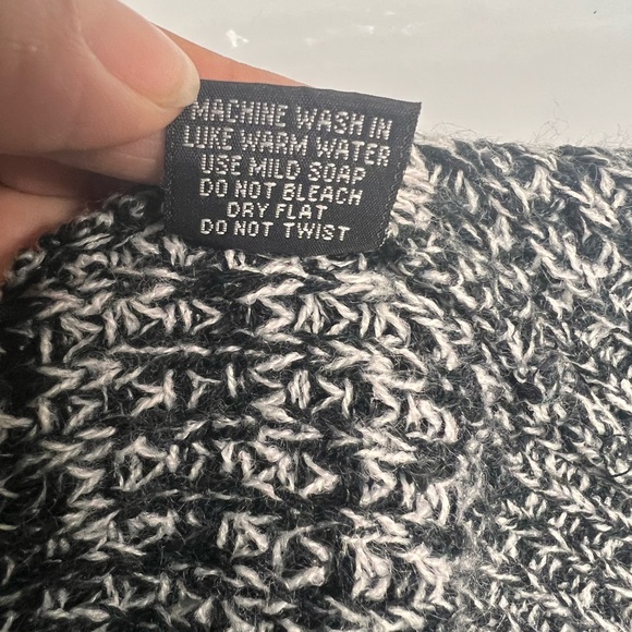 LOVE By Chesley  Long Grey Knitted Duster Sweater size: SMALL - Picture 8 of 9